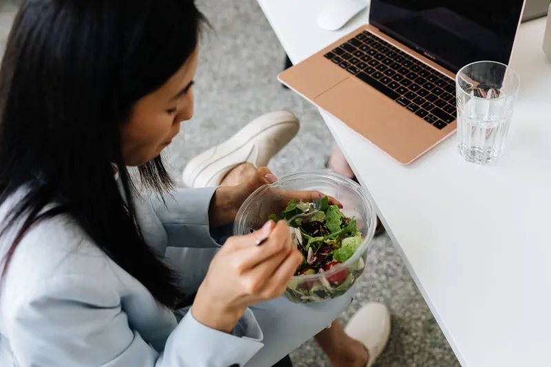 Sixty Minutes of Truth: What Your Lunch Hour Is Quietly Telling You About Your Career
